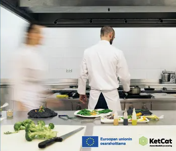 Kuvassa keittiöhenkilökuntaa