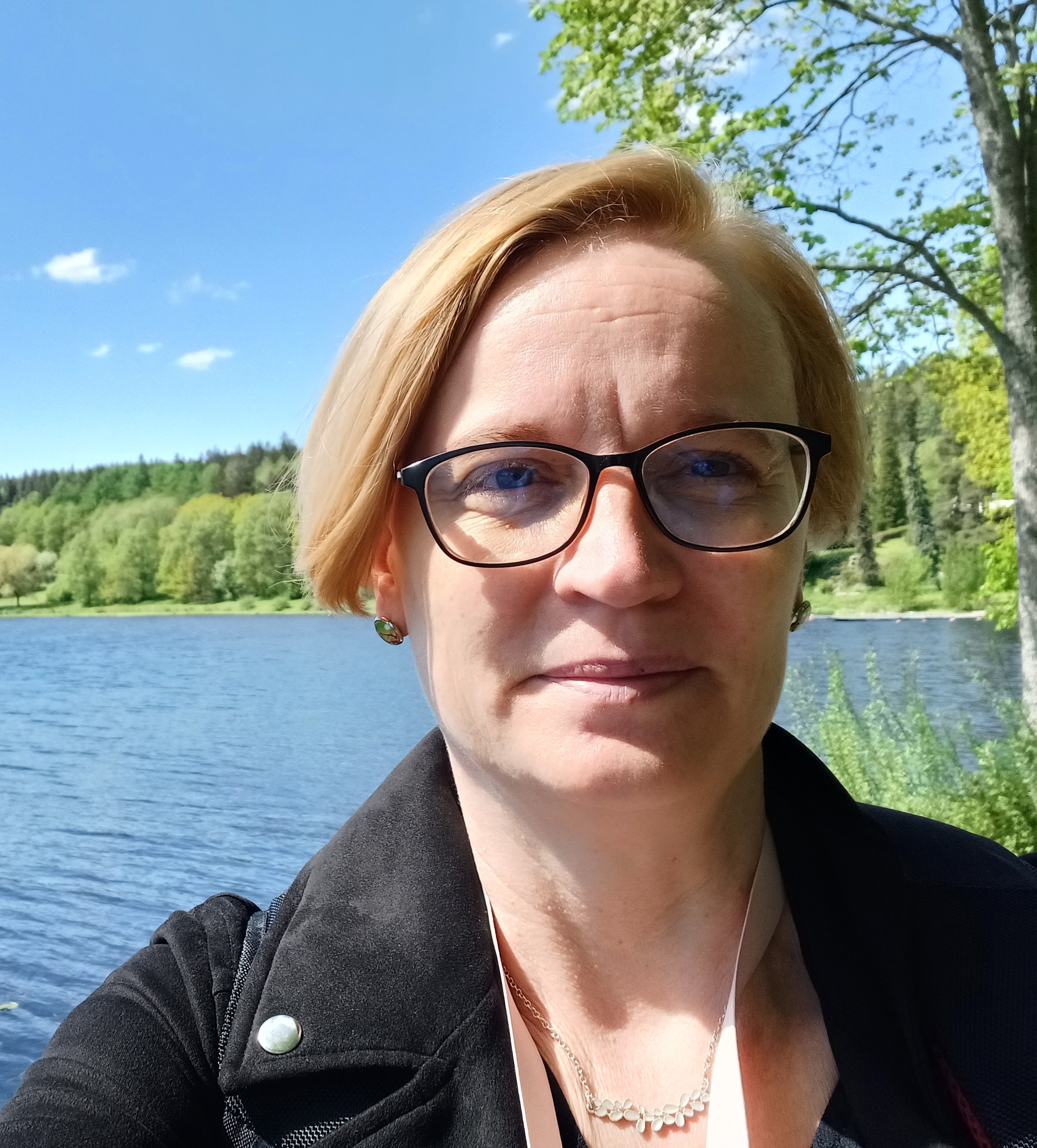 Kuvassa Kirsi Hyväri