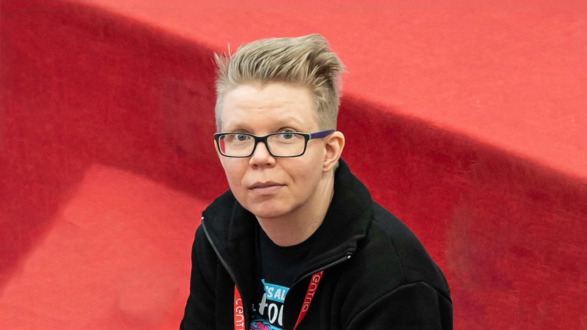 Kuvassa Taina Tossavainen